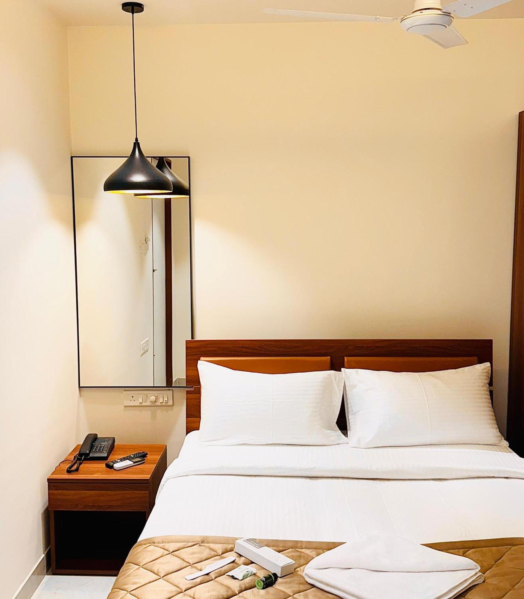 Hotel Star Avenue - Indiranagar 벵갈루루 외부 사진